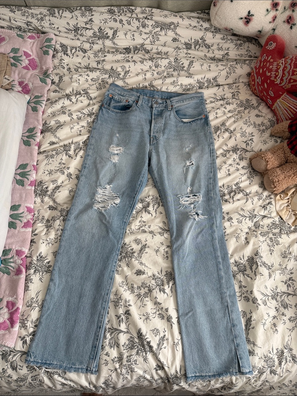 Levi’s 501 Light Blue Distressed Women’s Jeans